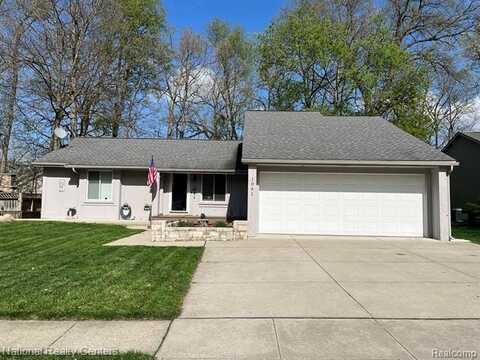 1041 FAIRWAY TRAILS Drive, Brighton, MI 48116
