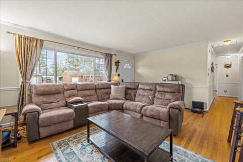 809 Pinecrest Road, Virginia Beach, VA 23464