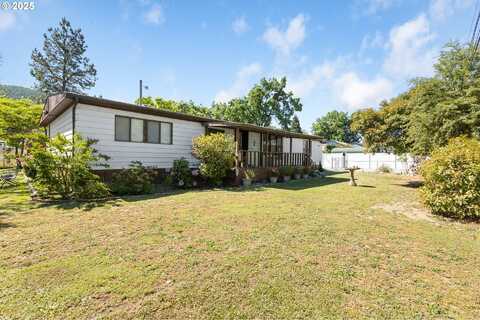 1146 LAURA ST, Myrtle Creek, OR 97457