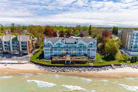 301 Michigan, Charlevoix, MI 49720