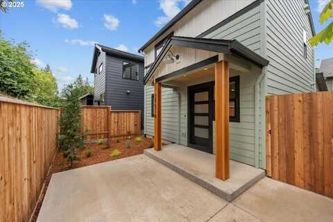 3951 SE Liebe ST, Portland, OR 97202