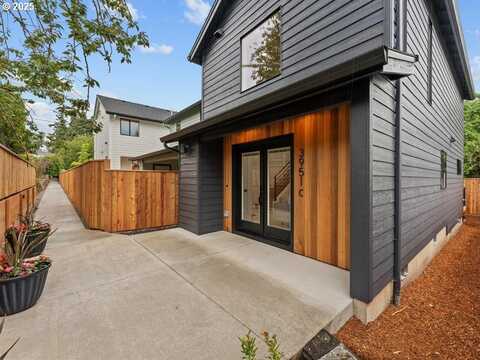 3951 SE Liebe ST, Portland, OR 97202