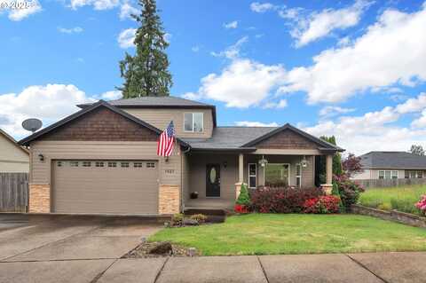 1427 DOGWOOD AVE, Cottage Grove, OR 97424