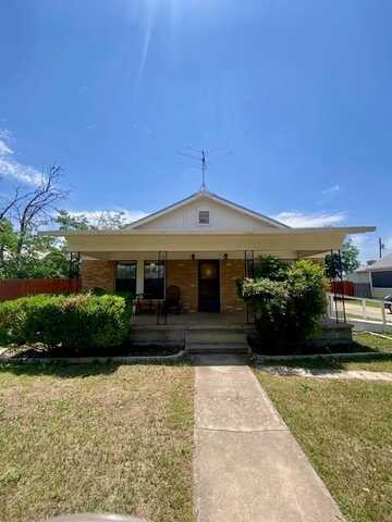 925 E 40th St, San Angelo, TX 76903