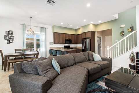 1215 Idanan Rd, Chula Vista, CA 91913