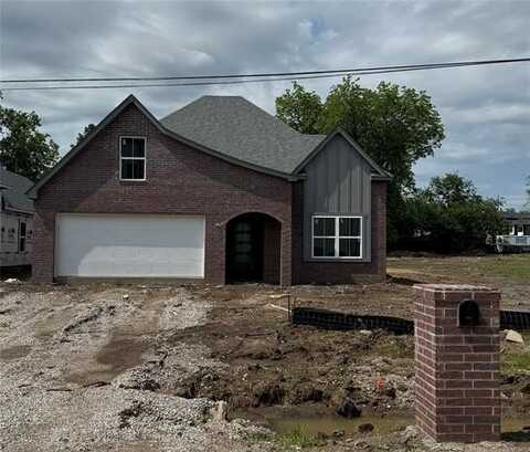 209 W Broadway Street, Owasso, OK 74055