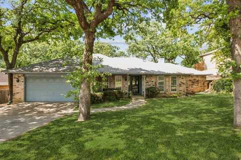 2207 Oakwood Lane, Arlington, TX 76012
