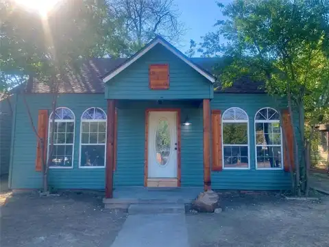 910 4th Avenue, Mineral Wells, TX 76067