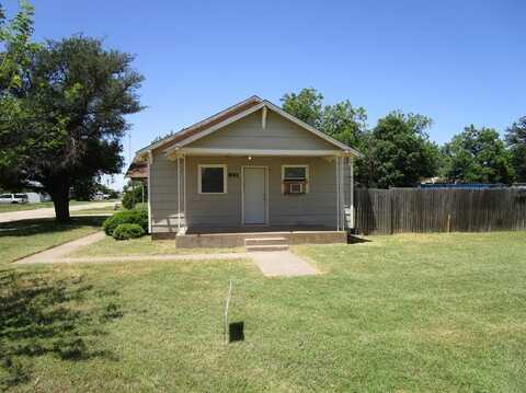 841 S 5th Avenue, Munday, TX 76371