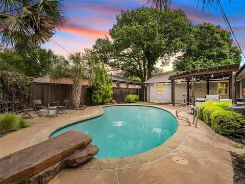 8415 Baumgarten Drive, Dallas, TX 75228