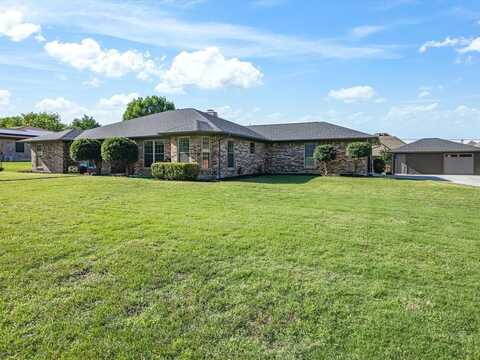 400 Brookview Drive, Decatur, TX 76234