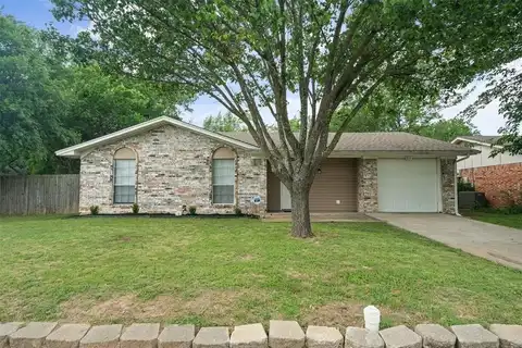 711 Briggs Street, Cedar Hill, TX 75104