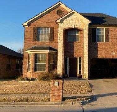 712 Mistymoor Lane, Fort Worth, TX 76052