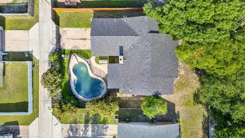 745 Oakland Street, Grand Prairie, TX 75052