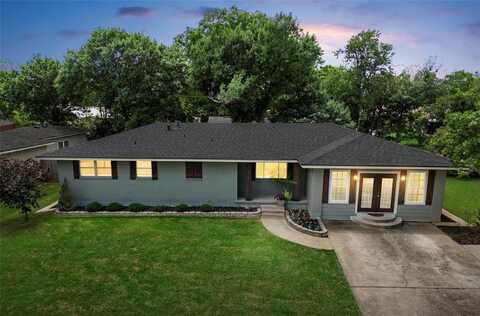 312 Mustang Drive, Woodway, TX 76712