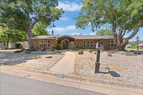 800 Meadowview Drive, Crowley, TX 76036