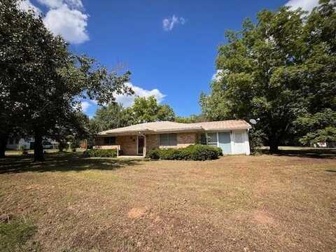 180 Nacogdoches St., Reklaw, TX 75784