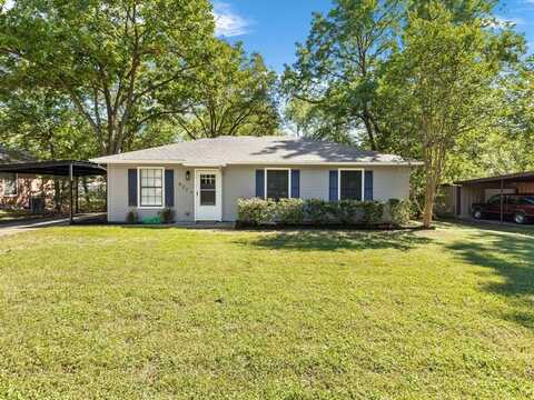 527 W Heard Street, Cleburne, TX 76033