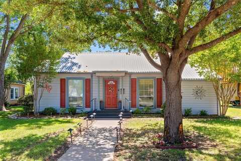2503 Elizabeth Drive, Brownwood, TX 76801
