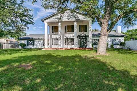 2 Linderhof Circle, Bedford, TX 76022