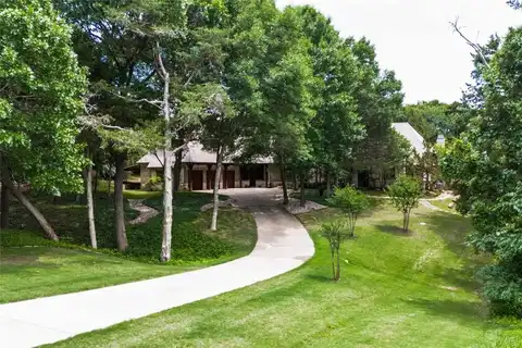 2306 Autumn Run Court, Cedar Hill, TX 75104