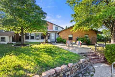 320 Lakewood Drive, Waxahachie, TX 75165