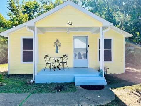 402 N Nash Street, Kaufman, TX 75142