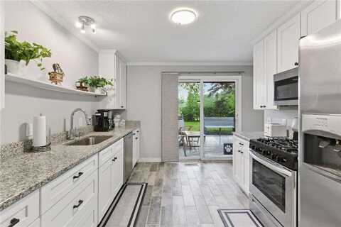 2505 Florida Avenue N, Golden Valley, MN 55427