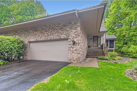 1104 Hollybrook Drive, Wayzata, MN 55391