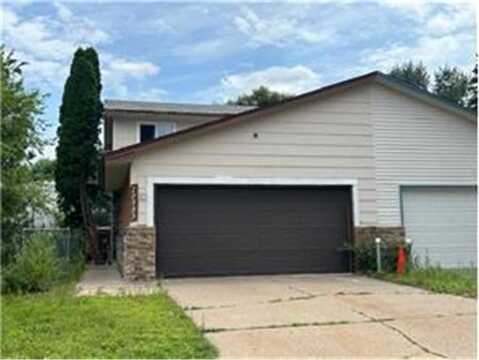10989 Osage Street NW, Coon Rapids, MN 55433