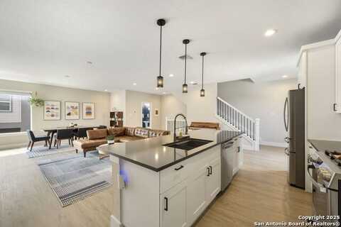 1618 W Lawndale #2, San Antonio, TX 78209