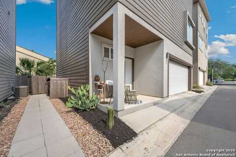 1618 W Lawndale, San Antonio, TX 78209