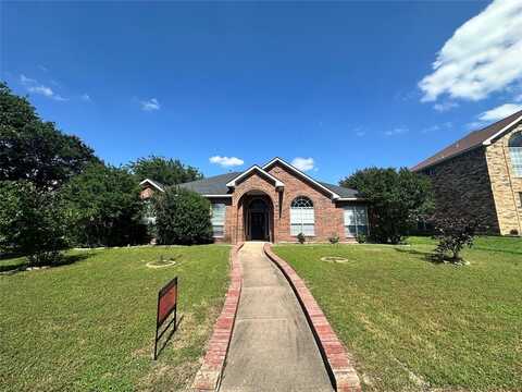 820 Claire View Drive, DeSoto, TX 75115