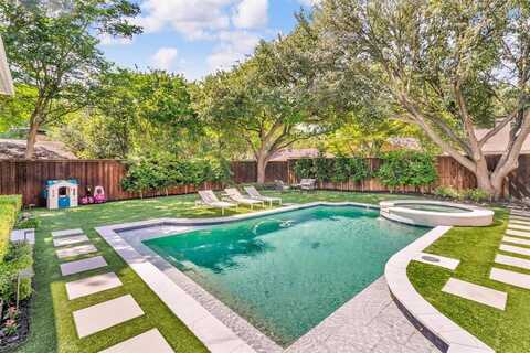 3845 N Versailles Avenue, Dallas, TX 75209