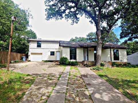2605 Stark Street, Fort Worth, TX 76112