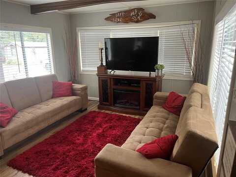 512 Mill Creek Resort Rd, Pottsboro, TX 75076