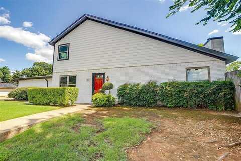 1412 Palmnold Circle E, Fort Worth, TX 76120