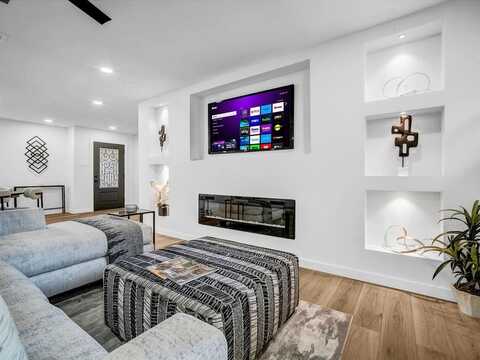 2371 Chart Drive, Dallas, TX 75228