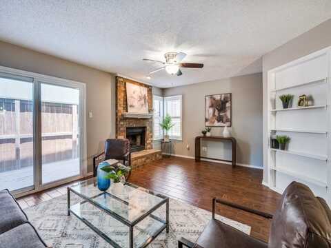 46 Morrow Drive, Bedford, TX 76021
