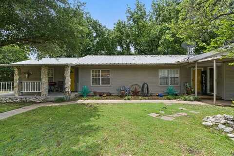 210 Aikens Street, Lipan, TX 76462