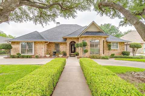 5060 Lake View Circle, North Richland Hills, TX 76180