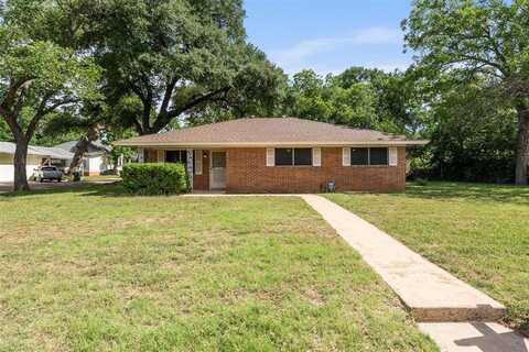 400 E 6th Street, Cameron, TX 76520