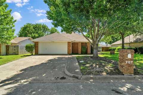 207 Johnston Boulevard, Waxahachie, TX 75165