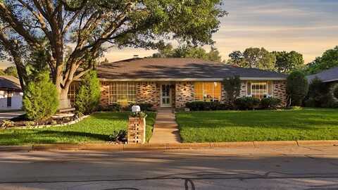 4413 Willow Way Road, Fort Worth, TX 76133