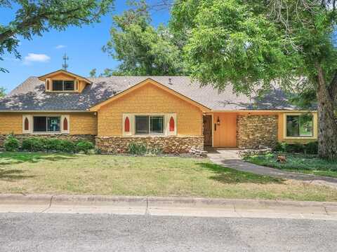 5217 Blue Valley Court, Fort Worth, TX 76112