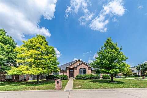 2900 Saint Vincent Drive, Mansfield, TX 76063