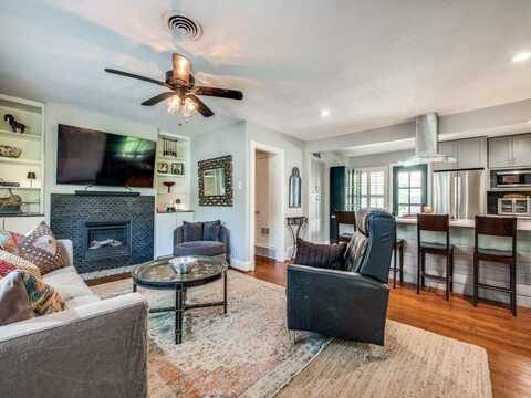 879 Peavy Road, Dallas, TX 75218