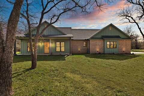 230 Silver Lakes Drive, Sunset, TX 76270