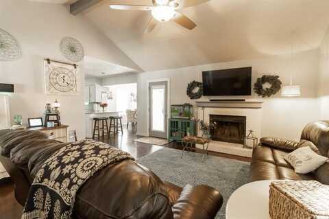 6304 Kary Lynn Drive S, Watauga, TX 76148