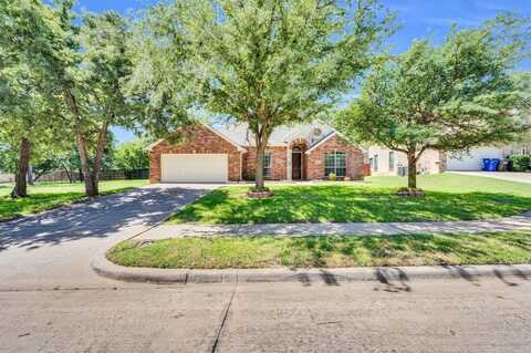 805 Warwick Court, Kennedale, TX 76060